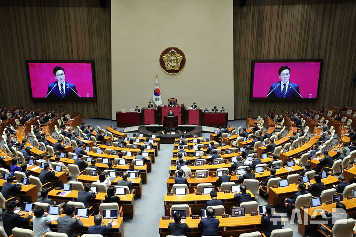 [서울=뉴시스] 최진석 기자 = 김민석 더불어민주당 대표가 7일 여의도 국회 본회의장에서 열린 제439회 국회(정기회) 제03차 본회의에서 국정에 관한 교섭단체 대표연설을 하고 있다. 2026.09.07. myjs@newsis.com