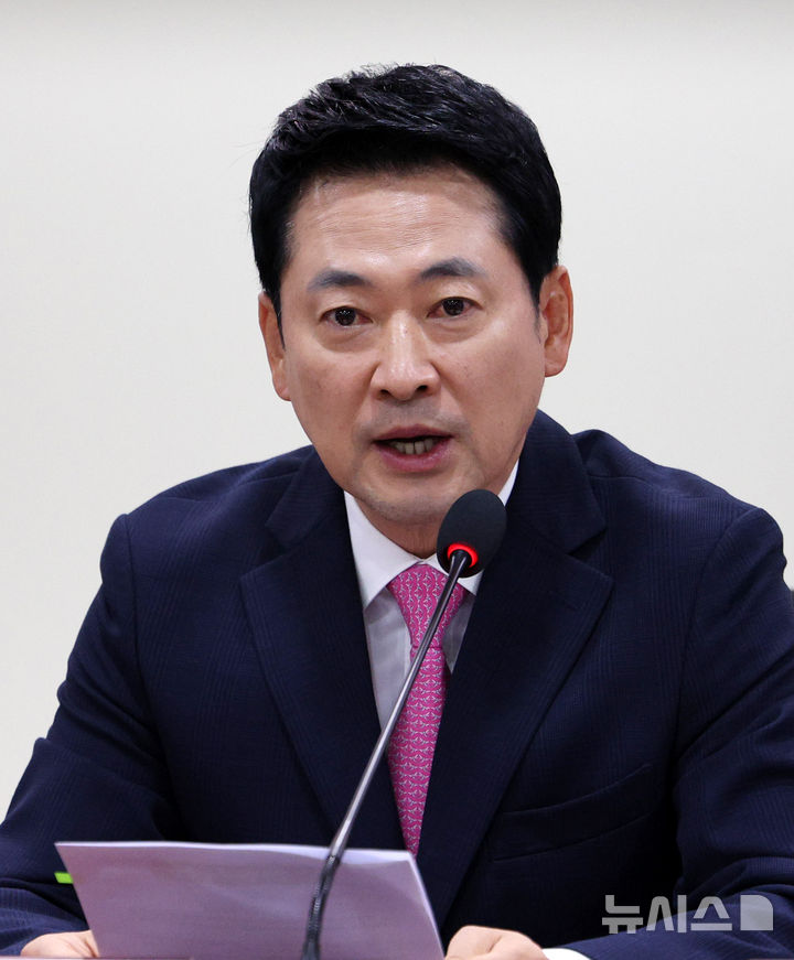[서울=뉴시스] 고범준 기자 = 장동혁 국민의힘 대표가 7일 서울 여의도 국회 의원회관에서 열린 '무너지는 국가안보, 3군 사관학교 졸속 통폐합 대안' 세미나에서 발언하고 있다. 2026.09.07. bjko@newsis.com