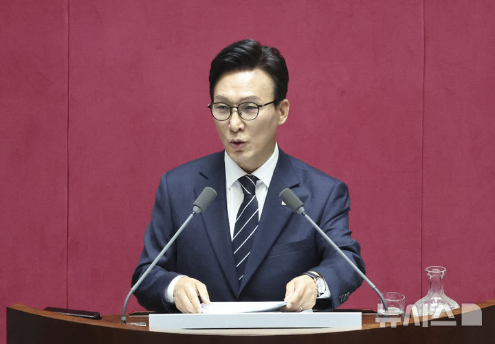 [서울=뉴시스] 김근수 기자 = 김민석 더불어민주당 대표가 7일 여의도 국회 본회의장에서 열린 제439회 국회(정기회) 제03차 본회의에서 국정에 관한 교섭단체 대표연설을 하고 있다. 2026.09.07. ks@newsis.com