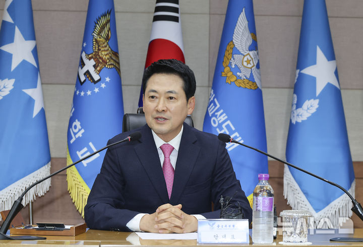 [서울=뉴시스] 국회사진기자단 = 장동혁 국민의힘 대표가 7일 충북 청주시 공군사관학교에서 열린 간담회에서 모두발언을 하고 있다. 2026.09.07. photo@newsis.com