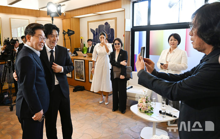 associate_pic3