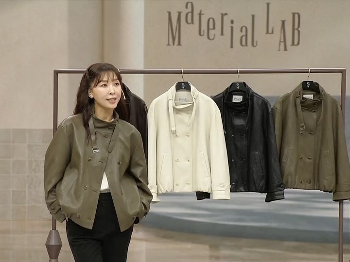[서울=뉴시스] 현대홈쇼핑 패션 카테고리 매출 1위 프로그램 '서아랑의 쇼핑라이브'에서 진행한 패션 PB '머티리얼랩' 방송 모습 (사진=현대홈쇼핑 제공) 2026.09.08. photo@newsis.com *재판매 및 DB 금지