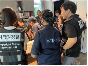 [서울=뉴시스] 지난 2월 태국·말레이시아 현지 불법 스트리밍 운영 조직 공조수사 작전 현장 모습. (사진=문화체육관광부 제공) 2026.09.08. photo@newsis.com *재판매 및 DB 금지