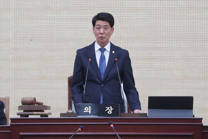 [고창=뉴시스] 8일 개회한 고창군의회 제326회 정례회 제1차 본회의. 박성만 의장이 회의를 진행하고 있다. (사진=고창군의회 제공) 2026.09.08. photo@newsis.com&nbsp; *재판매 및 DB 금지