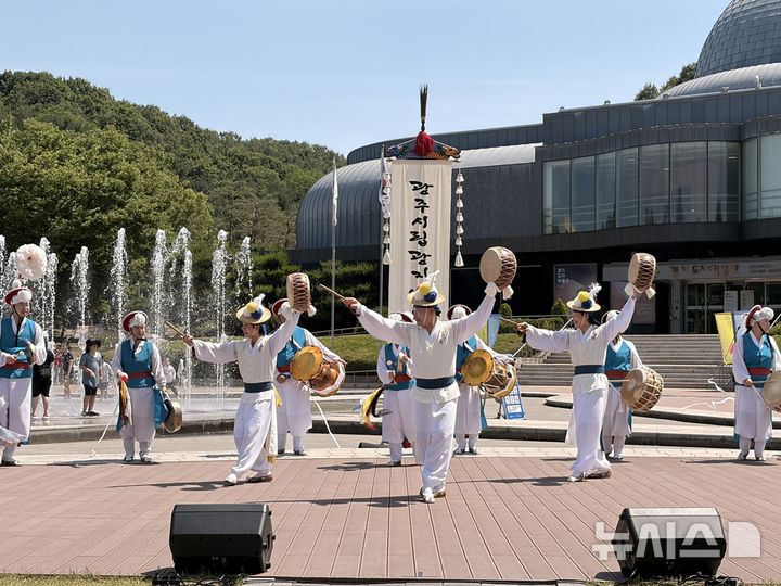 [경기광주=뉴시스] 광주시 광지원농악단이 9~10월까지 하반기 상설공연을 연다 (사진=광주시 제공) 2026.09.08.photo@newsis.com