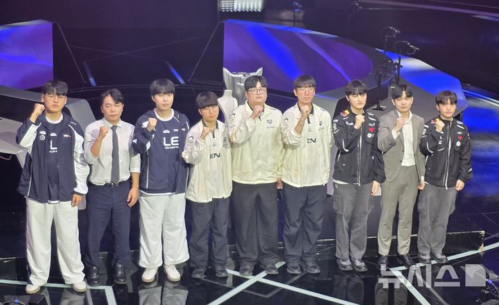 [서울=뉴시스]오동현 기자 = 젠지, 한화생명e스포츠, T1은 8일 서울 종로구 치지직 롤파크에서 열린 '2026 LCK 파이널 미디어데이'에서 저마다 우승을 차지하겠다는 포부를 밝혔다. 2026. 09. 09. odong85@newsis.com