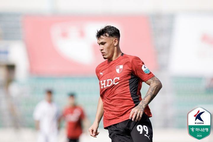 [서울=뉴시스]K리그2 부산 크리스찬. (사진=한국프로축구연맹 제공)
