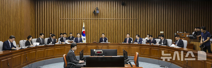[서울=뉴시스] 정병혁 기자 = 지난 8일 서울 여의도 국회에서 대법관(김성수)임명동의에관한인사청문특별위원회 전체회의가 열리고 있다. 2026.09.14. jhope@newsis.com