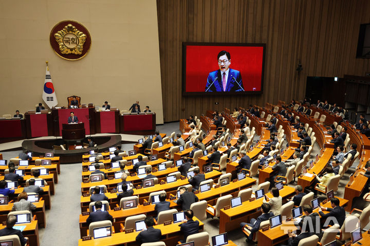 [서울=뉴시스] 고범준 기자 = 정점식 국민의힘 원내대표가 8일 서울 여의도 국회에서 열린 제439회 국회(정기회) 제4차 본회의에서 국정에 관한 교섭단체 대표연설을 하고 있다. 2026.09.08. bjko@newsis.com