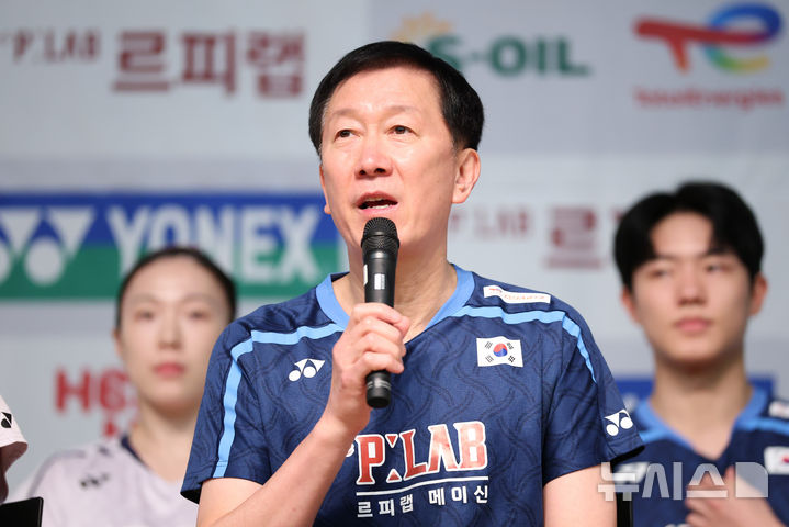 [진천=뉴시스] 황준선 기자 = 박주봉 감독이 8일 충북 진천 국가대표 선수촌에서 열린 2026 아이치·나고야 아시안게임 대한배드민턴협회 미디어데이에서 발언하고 있다. 2026.09.08. hwang@newsis.com