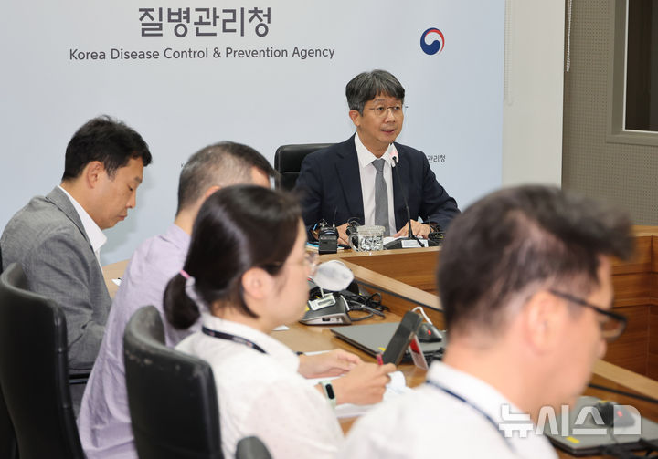 [청주=뉴시스] 배훈식 기자 = 임승관 질병관리청장이 지난 8일 오후 충북 청주시 질병청에서 열린 제9차 호흡기감염병 관계부처 합동대책반 회의에서 발언하고 있다. 2026.09.08. dahora83@newsis.com