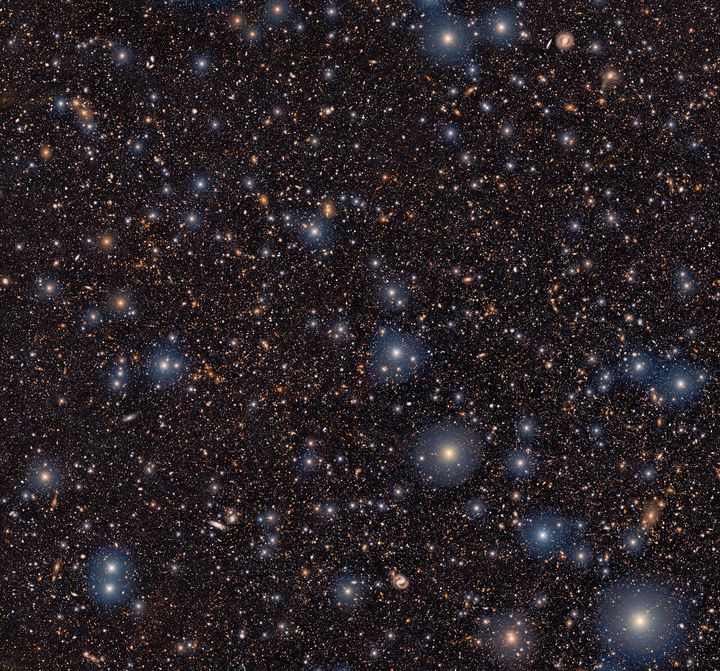 [서울=뉴시스] 윤현성 기자 = 새로 발견된 원시 초은하단 (COSMOS-z3.1-A) 영역을 포착한 컬러 이미지. ODIN 탐사관측의 협대역 필터 데이터를 합성해 제작했다. (사진=한국천문연구원 제공) 2026.09.09. hsyhs@newsis.com *재판매 및 DB 금지
