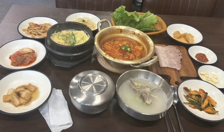 [서울=뉴시스]가게 리뷰에 올라온 양은냄비에 담긴 갈치조림 1인분. (사진출처: 스레드)2026.09.09.