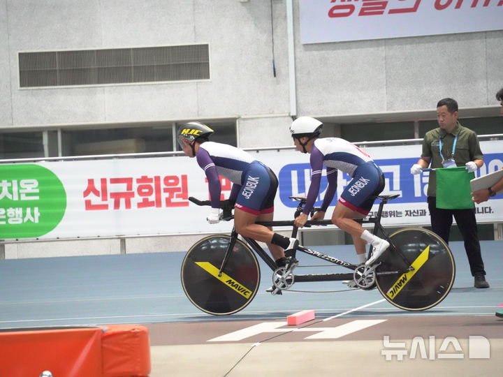 [전주=뉴시스] 사이클 사전 경기에 나선 전북선수 모습. *재판매 및 DB 금지