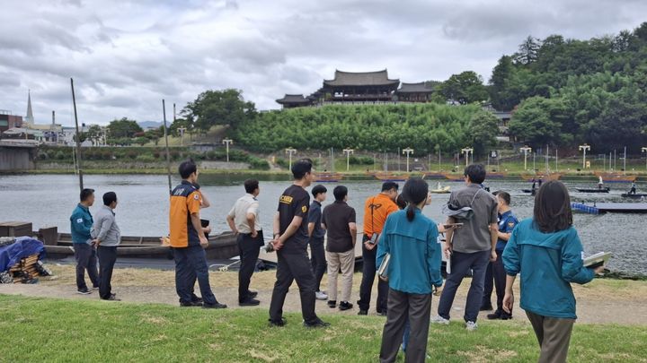 [밀양=뉴시스] 안지율 기자 = 전국 문화도시 박람회 주 행사장에서 밀양시가 민관 합동 안전 점검을 하고 있다. (사진=밀양시 제공) 2026.09.09. photo@newsis.com *재판매 및 DB 금지