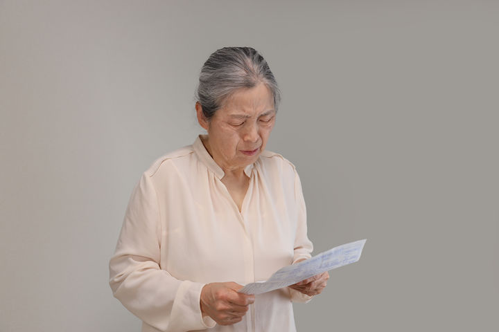 [서울=뉴시스] 중국에서 15년간 손녀를 돌본 60대 여성이 아들을 상대로 36만 위안(약 7200만원)의 양육비를 청구하면서 황혼육아를 둘러싼 논쟁이 확산하고 있다. (사진=유토이미지)
