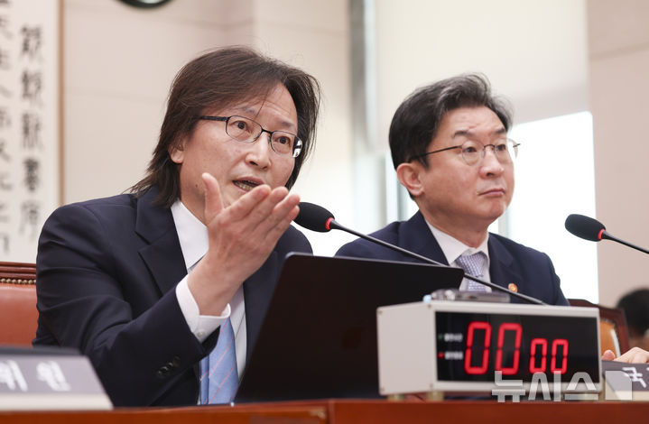 [서울=뉴시스] 김근수 기자 = 주병기 공정거래위원회 위원장이 9일 오전 서울 여의도 국회에서 열린 제439회국회(정기회) 법제사법위원회 제2차 전체회의에서 질의에 답하고 있다. 2026.09.09. ks@newsis.com