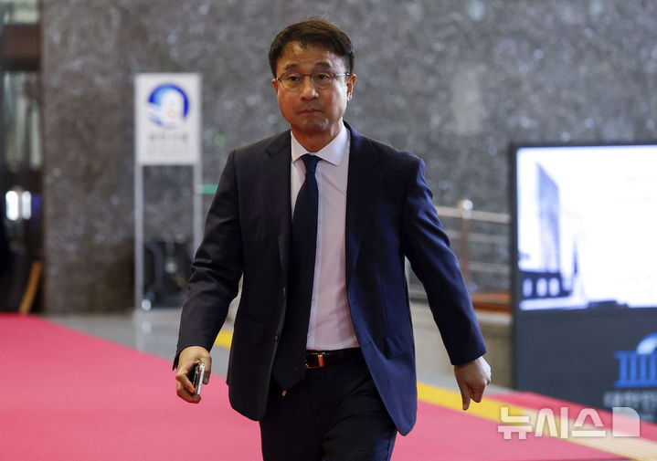 [서울=뉴시스] 정병혁 기자 = 한병도 더불어민주당 원내대표가 9일 서울 여의도 국회에서 열린 더불어민주당 의원총회에 참석하고 있다. 2026.09.09. jhope@newsis.com