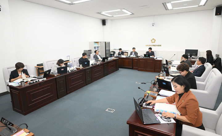 [진주=뉴시스]진주시의회 예결특위, 민생분야 우선순위 점검.(사진=진주시의회 제공).2026.09.10.photo@newsis.com. *재판매 및 DB 금지
