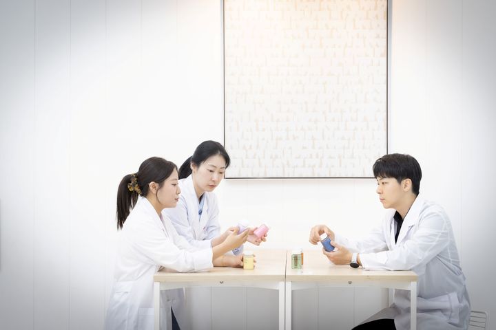 화장품 ODM 전문기업 이미인(IMINE)이 기존 주력 제품군인 하이드로겔 마스크와 기초 스킨케어를 넘어 헤어케어를 새로운 성장동력으로 삼고 제품 포트폴리오 다변화에 속도를 내고 있다고 10일 밝혔다. *재판매 및 DB 금지