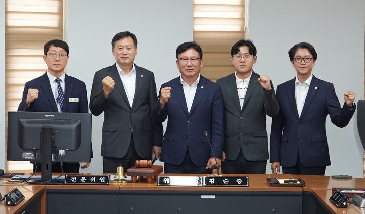 [안동=뉴시스] 안동시의회 산불피해회복특별위원회. (사진=안동시의회 제공) 2026.09.10. photo@newsis.com *재판매 및 DB 금지