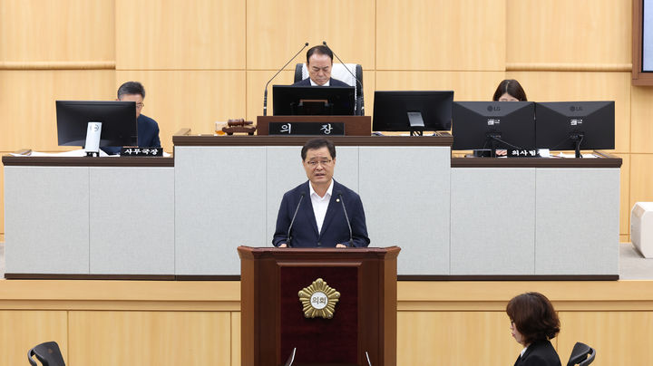 [여수=뉴시스] 김종길 여수시의원이 의회 본회의장에서 5분발언 하고 있다. (사진=의회 제공) 2026.09.10. photo@newsis.com *재판매 및 DB 금지