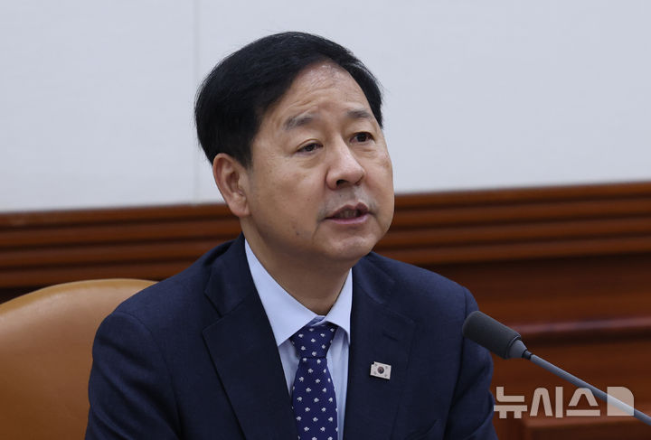 [서울=뉴시스] 조수정 기자 = 구윤철 경제부총리 겸 재정경제부 장관이 10일 오전 서울 종로구 정부서울청사에서 경제관계장관회의 겸 구조혁신관계장관회의를 주재하고 있다. 2026.09.10. chocrystal@newsis.com