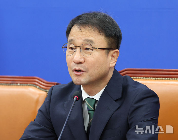[서울=뉴시스] 고범준 기자 = 한병도 더불어민주당 원내대표가 지난10일 서울 여의도 국회에서 열린 정책조정회의에서 2026.09.10. bjko@newsis.com