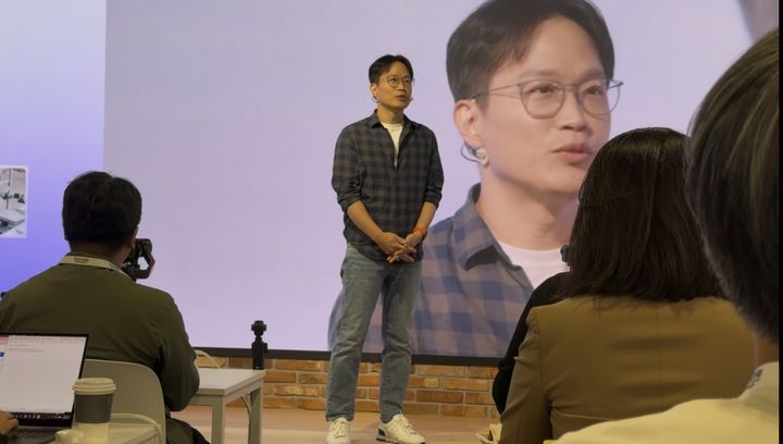 [판교=뉴시스] 박민우 현대차그룹 첨단차플랫폼본부(AVP)장 겸 포티투닷 대표가 11일 경기 성남시 판교 포티투닷 본사에서 열린 자율주행 미디어 데이에서 발표를 하고 있다. 2026.9.13. photo@newsis.com *재판매 및 DB 금지