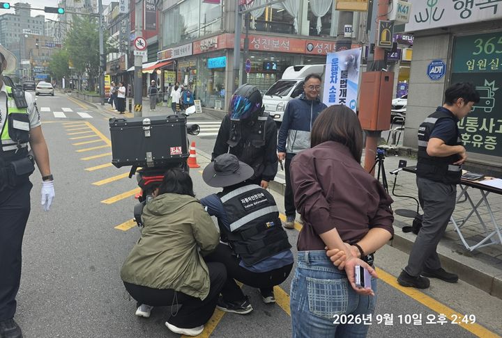 이륜자동차 불법행위 합동단속. (사진=구리시 제공) photo@newsis.com *재판매 및 DB 금지
