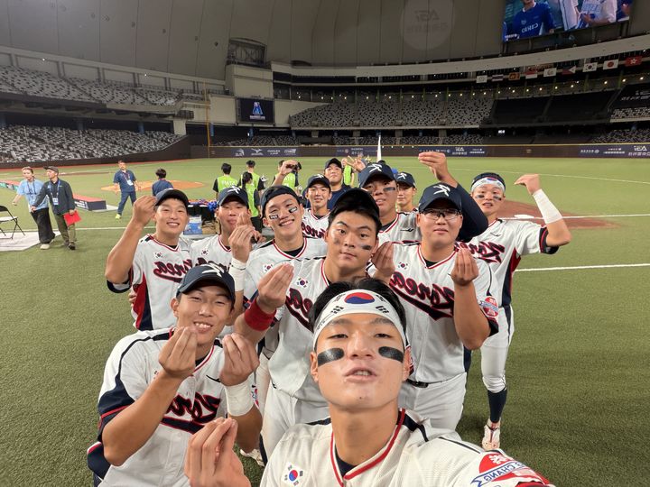 [서울=뉴시스] 제14회 아시아청소년야구선수권대회에서 우승을 차지한 18세 이하(U-18) 야구대표팀. (사진=대한야구소프트볼협회 제공) 2026.09.13. *재판매 및 DB 금지