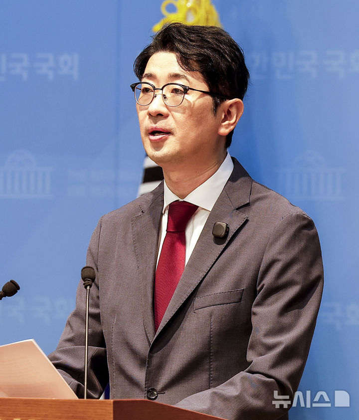 “뒤에서 슬그머니 촬영하다 걸렸다”… 주진우, 김승원 보좌진 사찰 주장