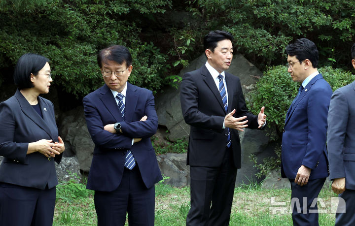 associate_pic3