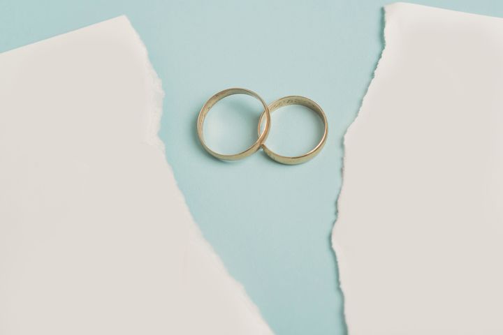 [서울=뉴시스] 헬스장에 간다던 남편이 여성 트레이너와 호텔에 함께 간 정황이 드러난 가운데, 성관계 증거가 없어도 이혼이나 상간자 손해배상청구가 가능한지를 묻는 사연이 소개됐다. (사진=유토이미지) *재판매 및 DB 금지