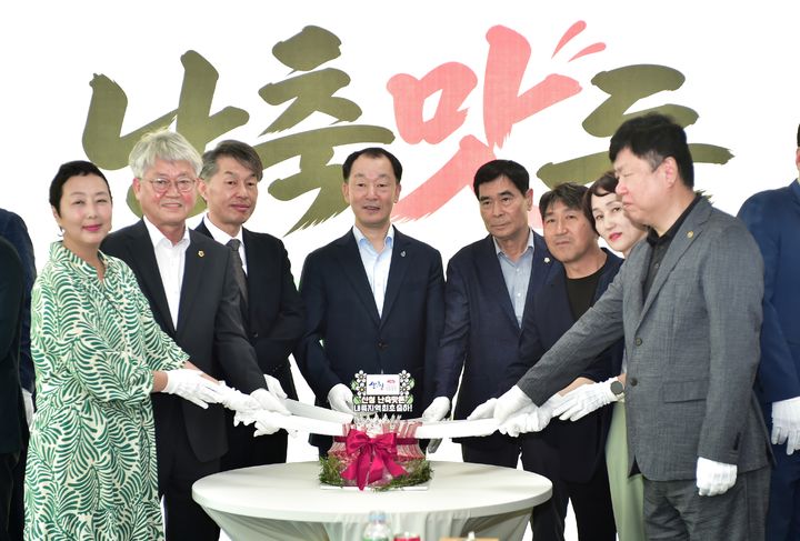 [진주=뉴시스]경남 산청군에서 '난축맛돈' 출하 기념식.(사진=경남농업기술원 제공).2026.09.14.photo@newsis.com *재판매 및 DB 금지
