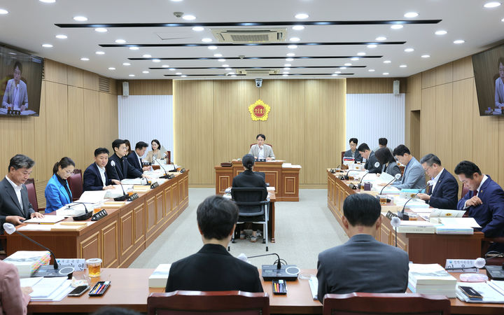 [대구=뉴시스] 대구시의회 예산결산특별위원회가 14일 오전 대구시의 올해 2차 추경예산안에 대한 심의를 하고 있다. (사진=대구시의회 제공) 2026.09.14. photo@newsis.com *재판매 및 DB 금지