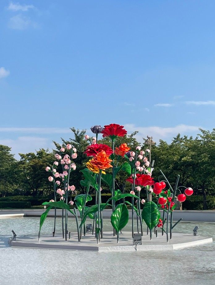 최정화, 〈꽃꽂이〉, 2008, FRP, ö. 500×590×590cm *재판매 및 DB 금지