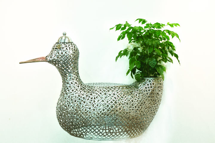 양태근, 〈속삭임〉, 2010, 스테인리스 와셔, 알곤용접, 91.5×133×54cm *재판매 및 DB 금지