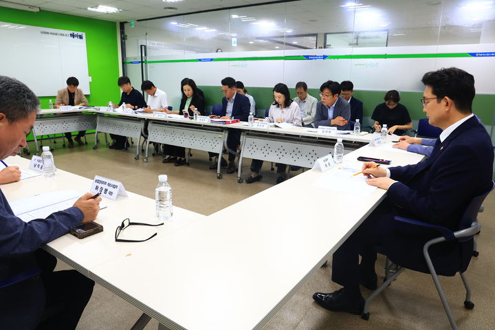 [세종=뉴시스] 농림축산식품부는 14일 오후 정부세종청사에서 김종구 차관 주재로 추석 민생안정대책 추진상황 점검회의를 개최했다고 밝혔다. (사진=농식품부 제공) 2026.09.14. photo@newsis.com *재판매 및 DB 금지