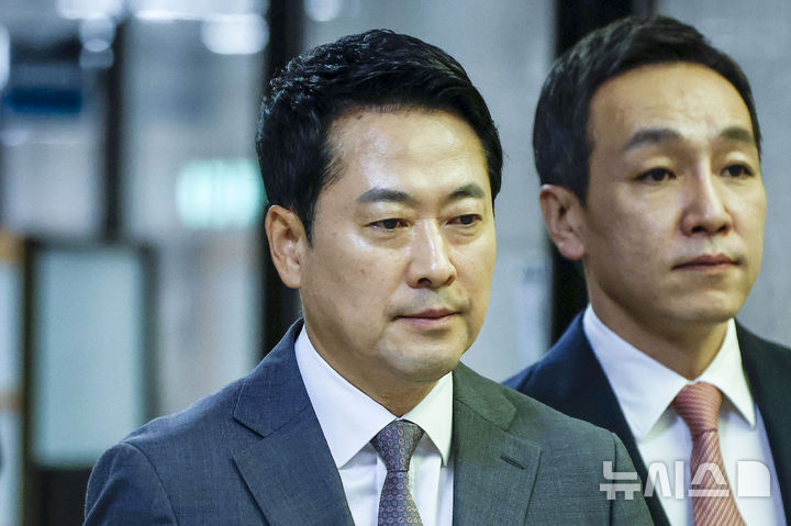 [서울=뉴시스] 정병혁 기자 = 장동혁 국민의힘 대표가 14일 서울 여의도 국회에서 열린 최고위원회의에 참석하고 있다. 2026.09.14. jhope@newsis.com