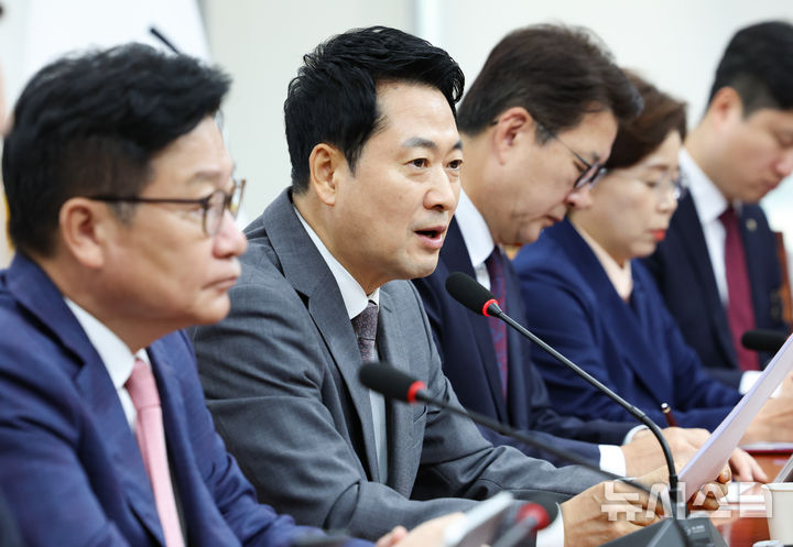 [서울=뉴시스] 김근수 기자 = 장동혁 국민의힘 대표가 14일 오전 서울 여의도 국회에서 열린 최고위원회의에서 발언하고 있다. 2026.09.14. ks@newsis.com