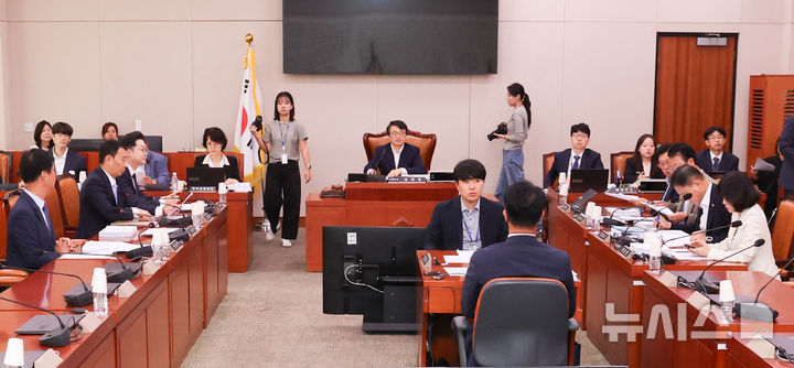 [서울=뉴시스] 김근수 기자 = 14일 오전 서울 여의도 국회에서 법제사법위원회 법안심사제1소위원회가 열리고 있다. 2026.09.14. ks@newsis.com