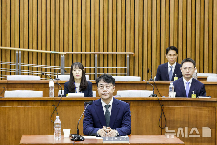 [서울=뉴시스] 정병혁 기자 = 김성수 대법관 후보자가 14일 서울 여의도 국회에서 열린 대법관(김성수)임명동의에관한인사청문특별위원회 전체회의에 참석해 있다. 2026.09.14. jhope@newsis.com