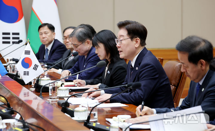 [서울=뉴시스] 조성봉 기자 = 이재명 대통령이 14일 청와대에서 열린 한-우즈베키스탄 정상회담에서 발언하고 있다. 2026.09.14. suncho21@newiss.com