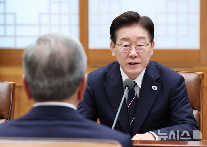 [서울=뉴시스] 조성봉 기자 = 이재명 대통령이 14일 청와대에서 열린 한-우즈베키스탄 정상회담에서 발언하고 있다. 2026.09.14. suncho21@newiss.com