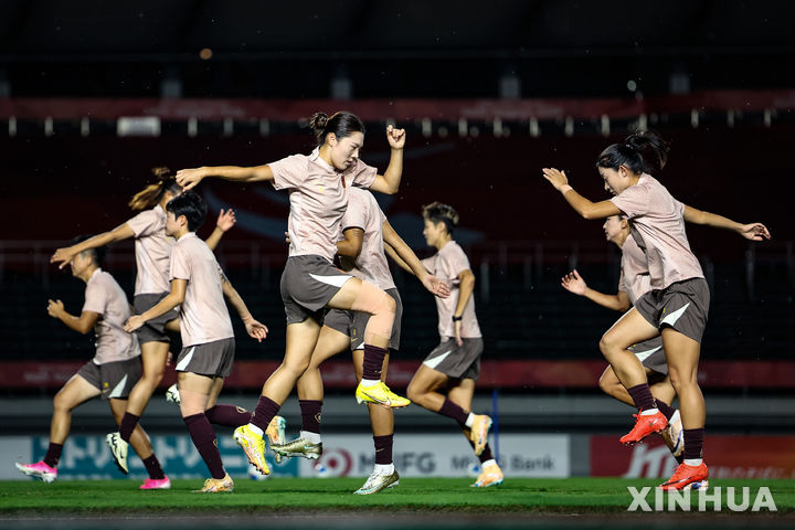 [기후=신화/뉴시스] 2026 아이치·나고야 아시안게임 여자 축구 조별리그 G조 1차전에서 홍콩과 맞붙은 중국. 2026.09.14.