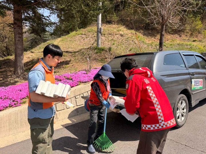 음성군 가을철 산림 내 불법행위 집중단속 홍보 활동 모습. (사진=음성군 제공) *재판매 및 DB 금지