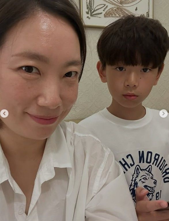 [서울=뉴시스] 정경미가 첫째 아들 윤준 군과 셀카를 찍은 모습이다. (사진= 정경미 SNS 캡처 ) 2026.09.14. photo@newsis.com *재판매 및 DB 금지