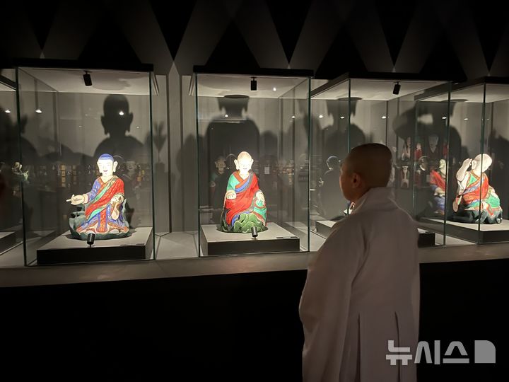 [전주=뉴시스] 15일 국립전국박물관 특별전 '도량으로의 귀환, 전주 사고사 나한' 언론공개회에 참석한 서고사 주지 진선 스님 2026.09.15. suejeeq@newsis.com