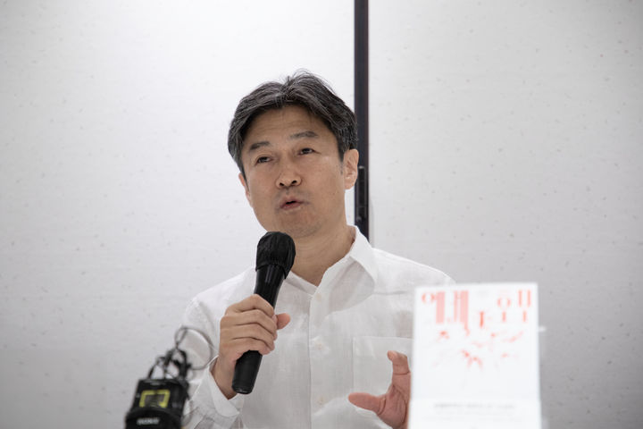 [서울=뉴시스] 15일 서울 중구 한 식당에서 열린 '제16회 혼불문학상' 기자간담회에서 오수완 작가가 발언하고 있다. (사진=다산북스 제공) 2026.09.15. photo@newsis.com *재판매 및 DB 금지